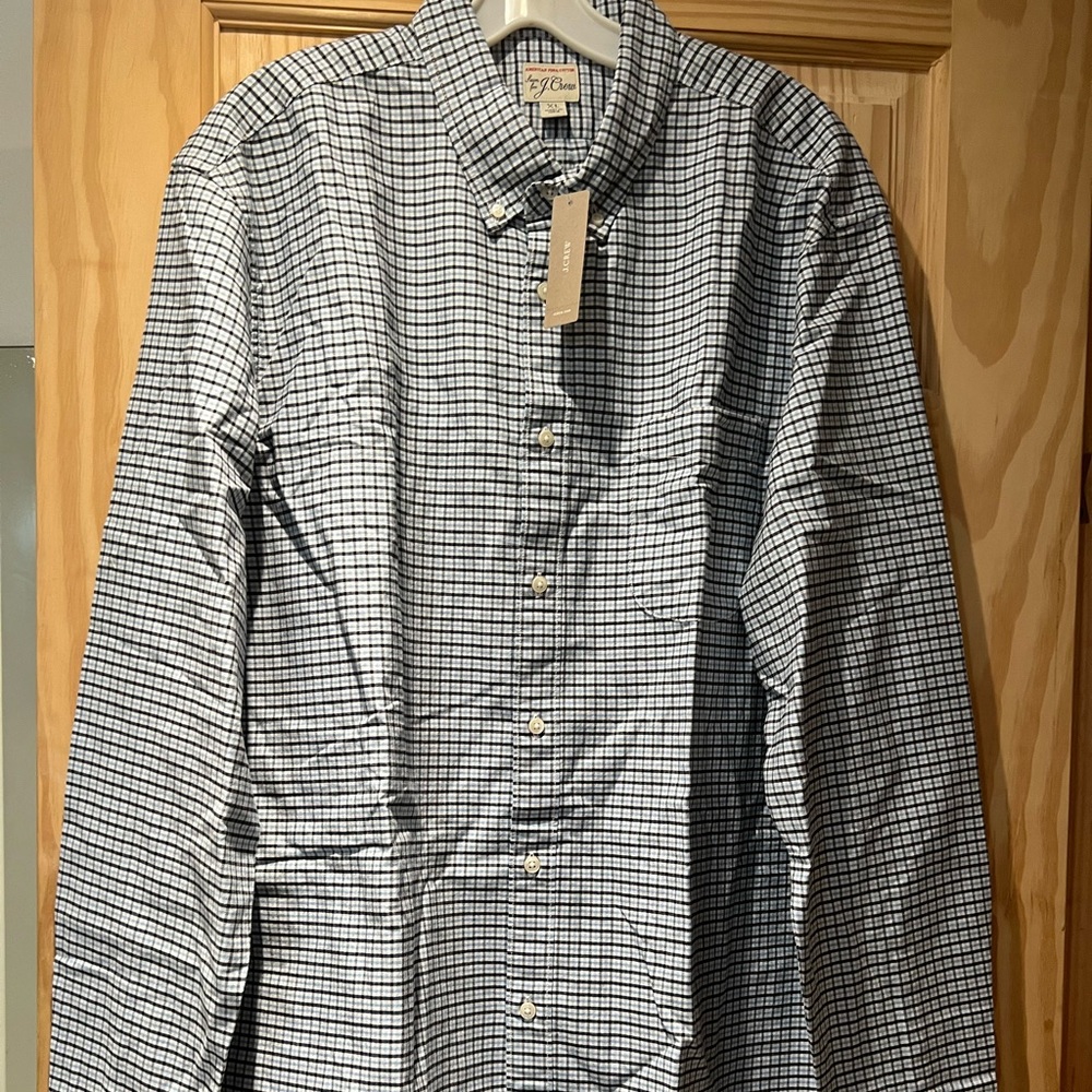 Mens buttoned down dress shirt